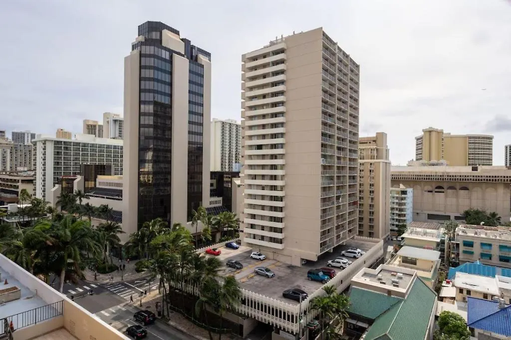 Holiday home Heart Of Waikiki,1Bdrm,Free Parking, Wifi,No Resort Fees,Youtube,Netflix ! Honolulu
