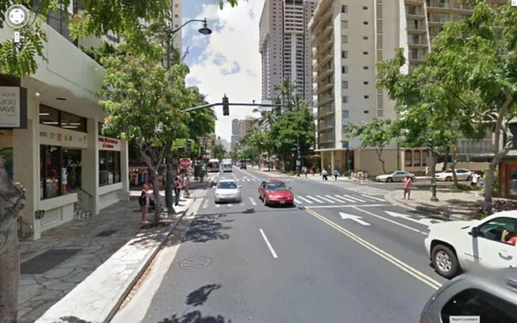 Heart Of Waikiki,1Bdrm,Free Parking, Wifi,No Resort Fees,Youtube,Netflix ! Honolulu 0*,