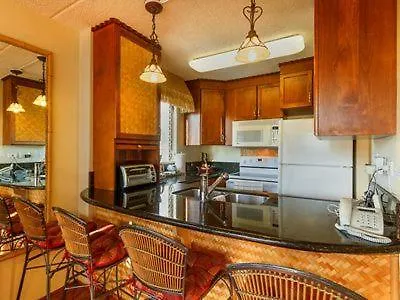 Heart Of Waikiki,1Bdrm,Free Parking, Wifi,No Resort Fees,Youtube,Netflix ! Honolulu Holiday home
