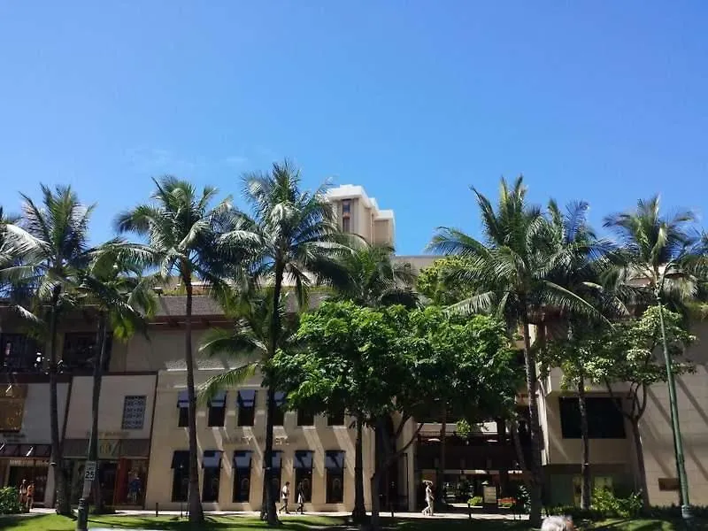 Holiday home Heart Of Waikiki,1Bdrm,Free Parking, Wifi,No Resort Fees,Youtube,Netflix ! Honolulu