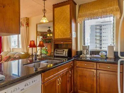 Heart Of Waikiki,1Bdrm,Free Parking, Wifi,No Resort Fees,Youtube,Netflix ! Honolulu United States