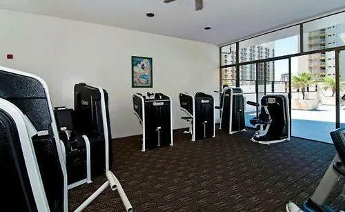 Heart Of Waikiki,1Bdrm,Free Parking, Wifi,No Resort Fees,Youtube,Netflix ! Honolulu 0*,